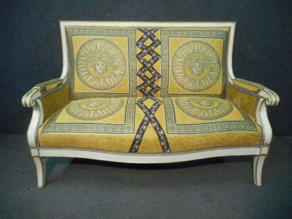 Late 19th Century Lacquered And Gilded Living Room Set