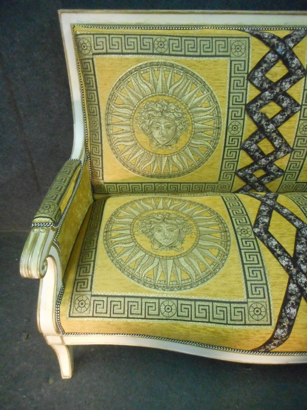 Late 19th Century Lacquered And Gilded Living Room Set