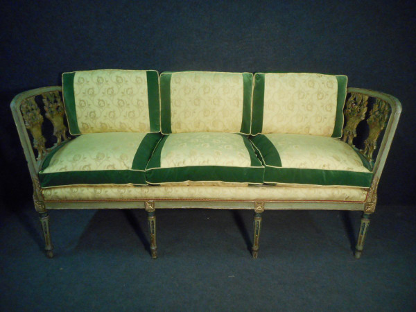 18th Century Provençal Living Room Set In Lacquered And Gilded Wood