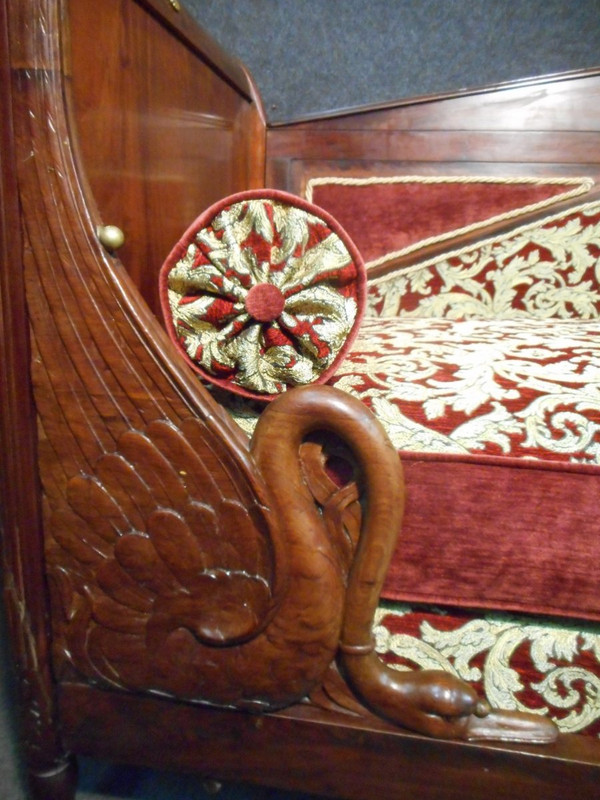Letto per bambini a collo di cigno di epoca impero in mogano cubano