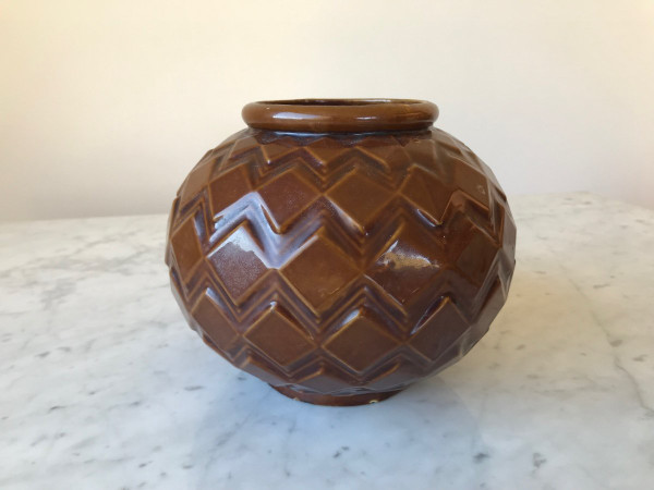 Vaso Art Déco in ghisa smaltata.