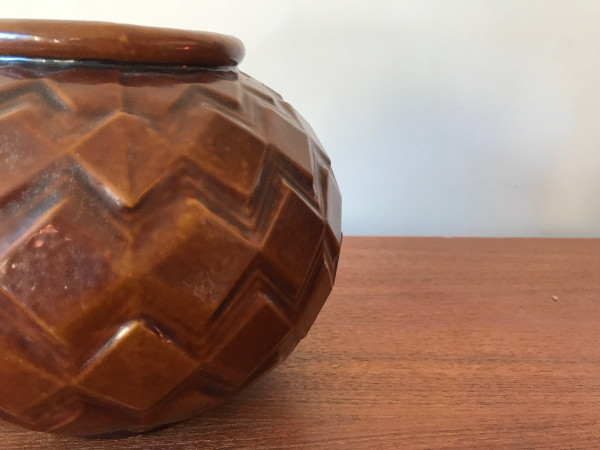 Vaso Art Déco in ghisa smaltata.