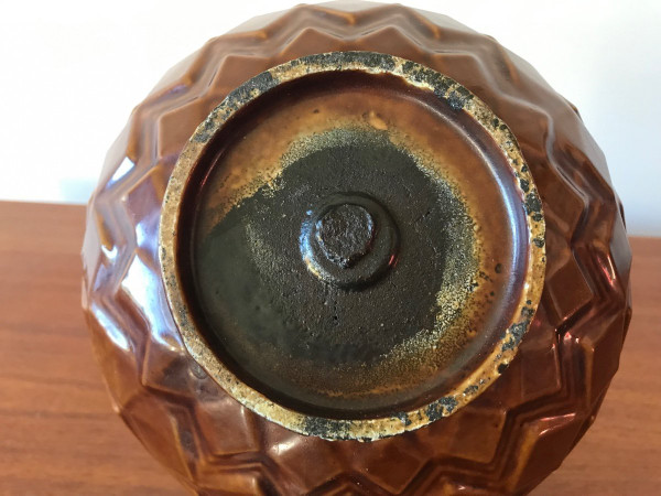 Vaso Art Déco in ghisa smaltata.