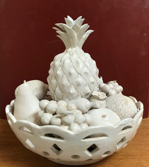 Trompe l'Oeil fruit bowl in white earthenware by Jean Roger, circa 1960.