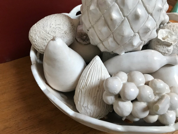 Trompe l'Oeil fruit bowl in white earthenware by Jean Roger, circa 1960.