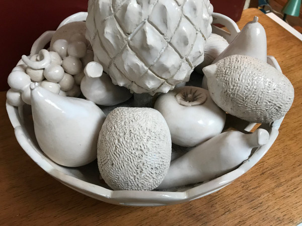 Trompe l'Oeil fruit bowl in white earthenware by Jean Roger, circa 1960.