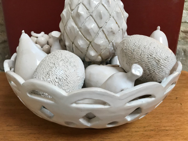 Trompe l'Oeil fruit bowl in white earthenware by Jean Roger, circa 1960.