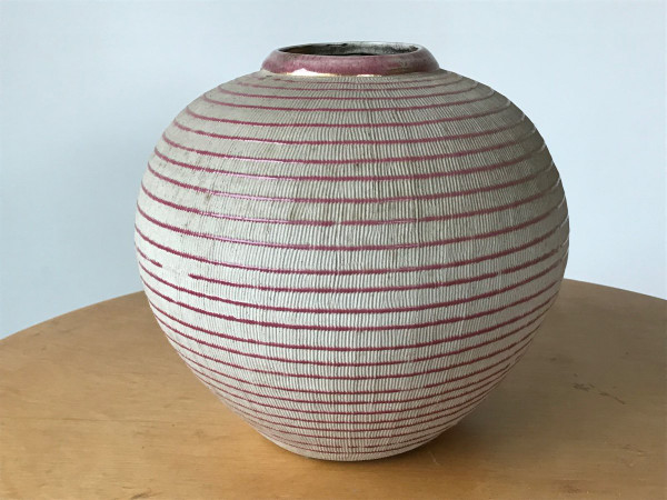 Vase in glazed terracotta.