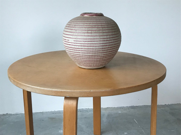Vase in glazed terracotta.