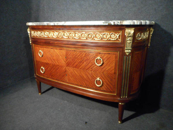Commode Galbé Estampillée Haentges Frères