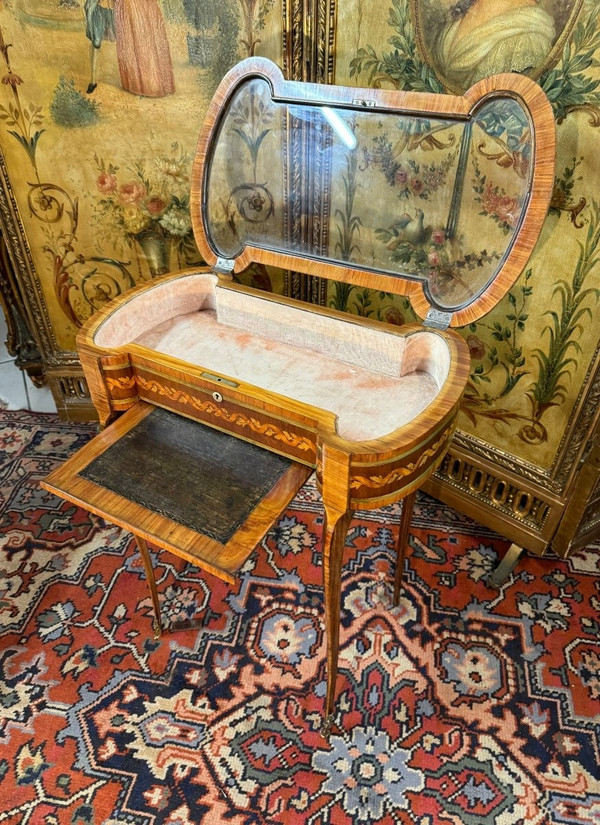TABLE VITRINE EPOQUE LOUIS XVI