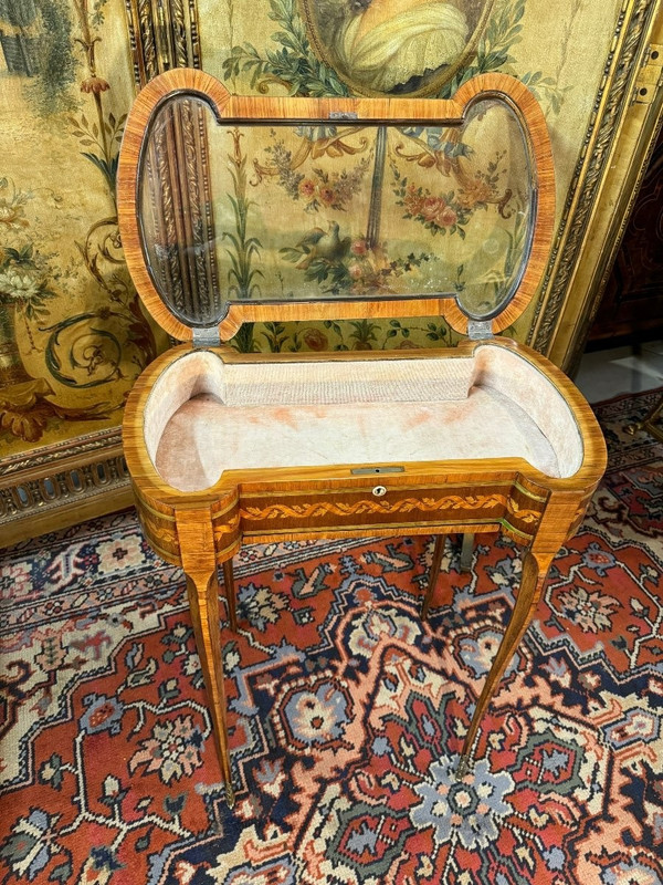 TABLE VITRINE EPOQUE LOUIS XVI
