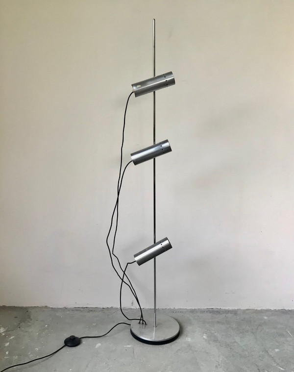 Lampadaire dans le goût d'Alain Richard, vers 1960.