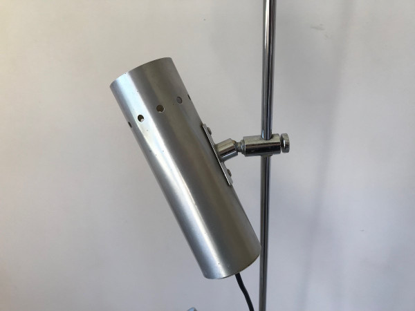Lampadaire dans le goût d'Alain Richard, vers 1960.