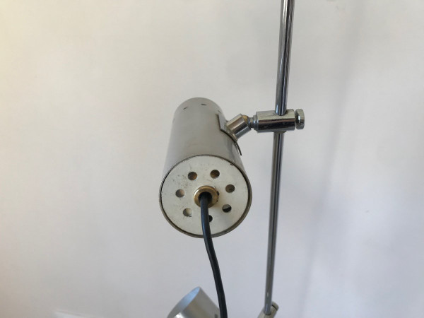 Lampadaire dans le goût d'Alain Richard, vers 1960.