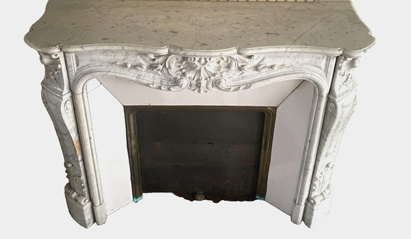 Mantello in marmo bianco di Carrara stile Luigi XV XIX secolo