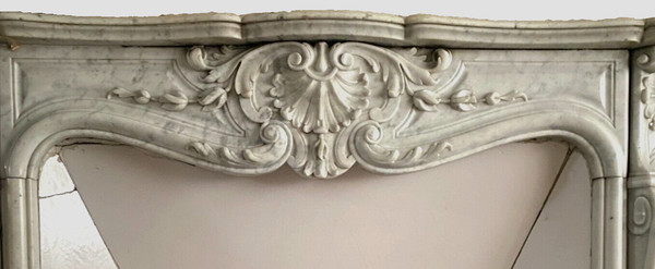 Mantello in marmo bianco di Carrara stile Luigi XV XIX secolo