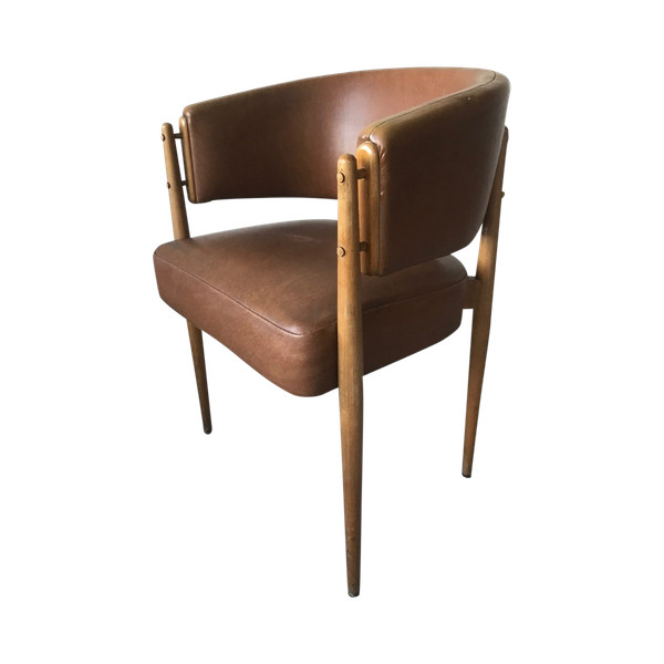 Poltrona in similpelle marrone circa 1950.