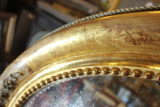 Alte ovale Spiegelrestaurierung Blattgold und Patina