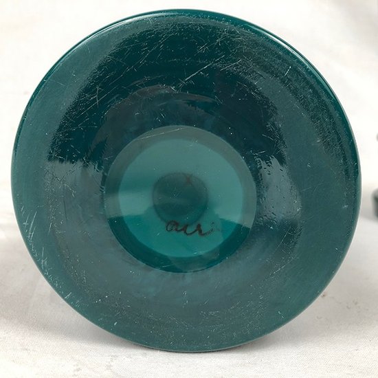 Paire de grands vases en verre opalin, XIXe