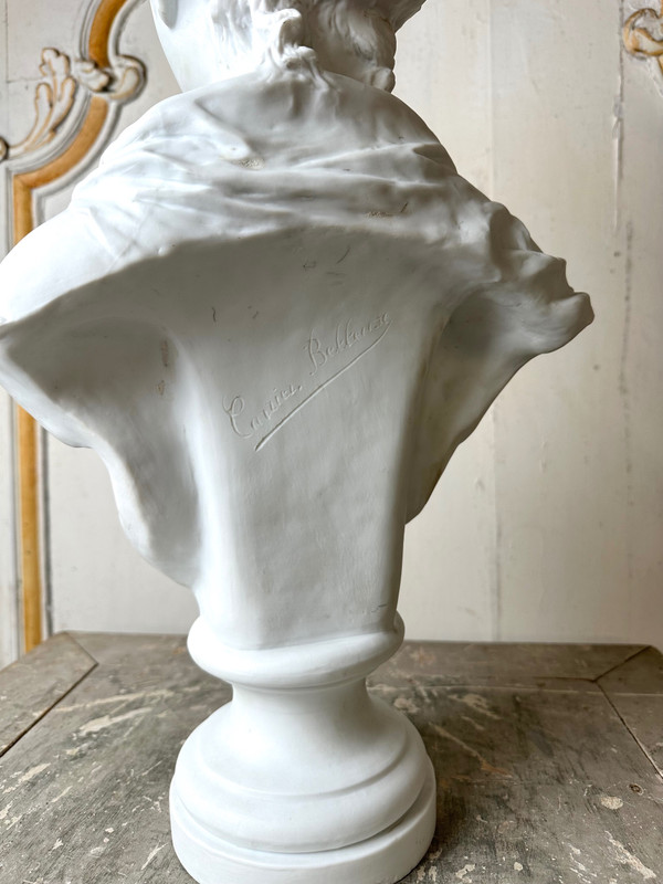 Biscuit époque 1900 d’une jeune femme 