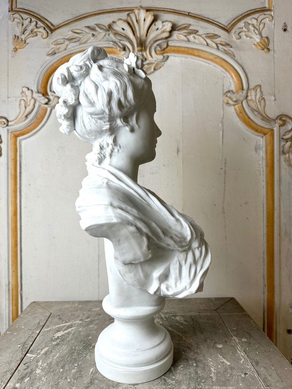 Biscuit époque 1900 d’une jeune femme 