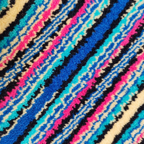 Magnifique tapis en laine des années 1990 par Ottavio Missoni. Fabriqué en Italie