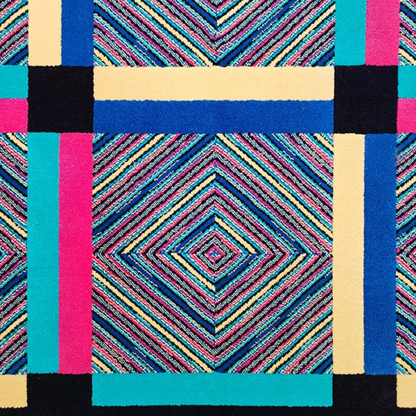 Magnifique tapis en laine des années 1990 par Ottavio Missoni. Fabriqué en Italie