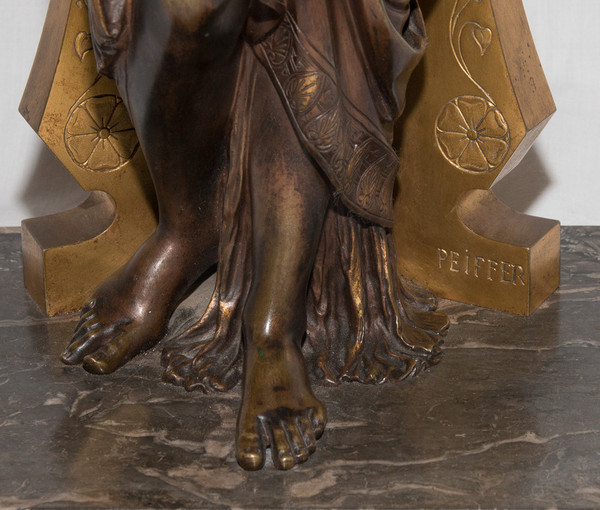 Bronze "woman in Antique" Signed Peiffer 1832-1886