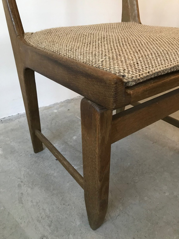 Paire de chaises en chêne par Guillerme et Chambron, vers 1960.