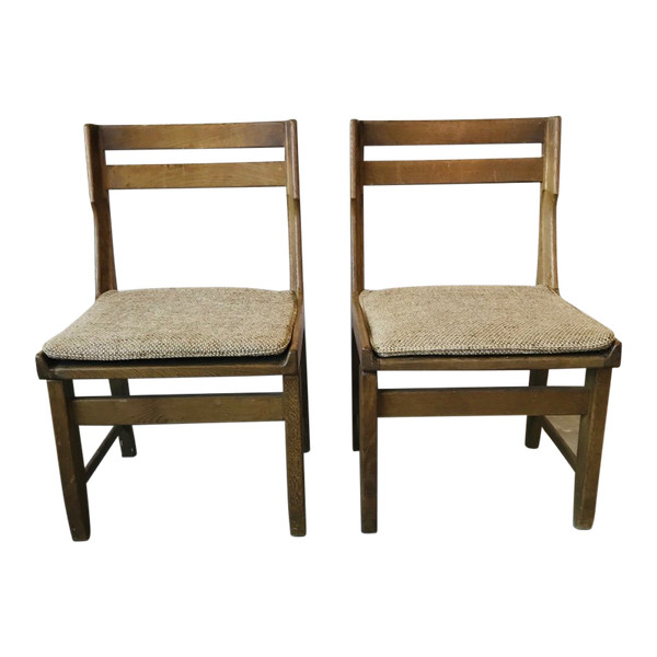 Paire de chaises en chêne par Guillerme et Chambron, vers 1960.