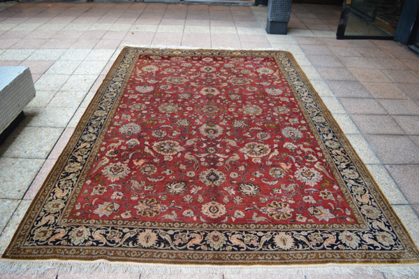Iranian carpet (old Ghom)