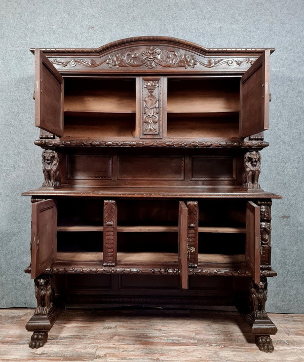 Buffet a due corpi in stile rinascimentale in noce massello circa 1850
