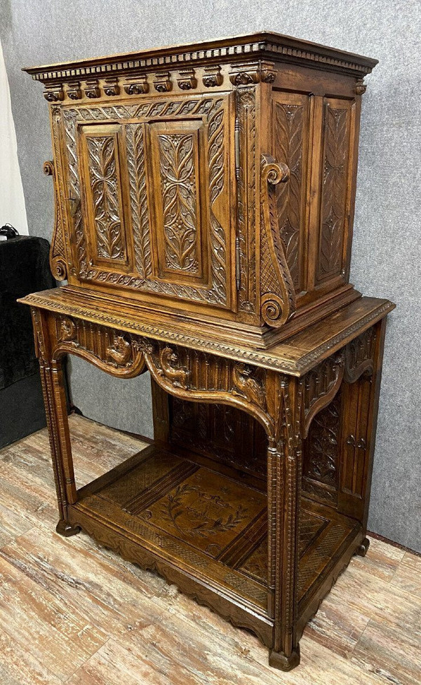 Credenza in stile gotico rinascimentale in noce massello, periodo '700