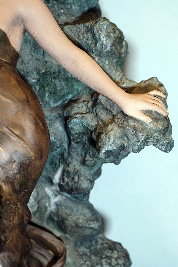 PALADIN, FRAU AUF DEM FELSEN, Rocaille-Terrakotta, Jugendstilbrunnen, 78 cm