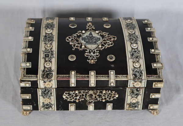 Vizagatapam Horn Box Late 19th Century
