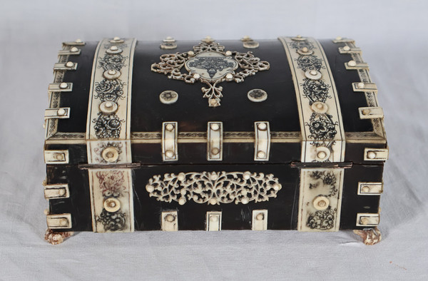 Vizagatapam Horn Box Late 19th Century
