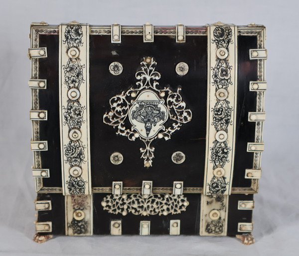 Vizagatapam Horn Box Late 19th Century