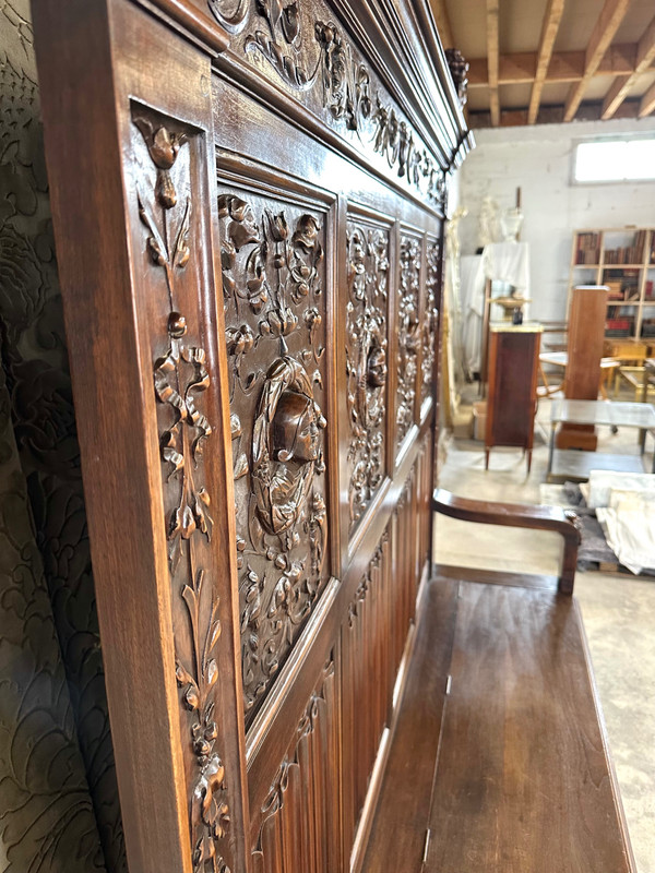 Banc coffre de style Renaissance en noyer 