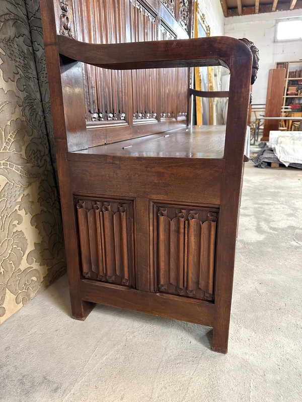 Banc coffre de style Renaissance en noyer 