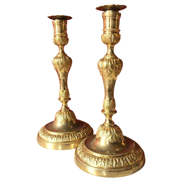 Pair of candlesticks with acanthus leaves, Louis XVI period