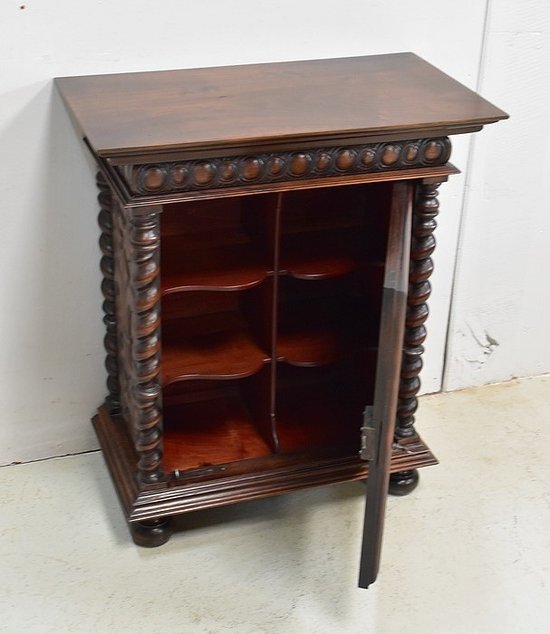 Mobiletto contenitore in noce massello, gusto gotico - 1900