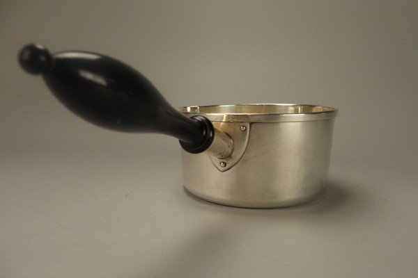 Casseruola in argento con manico in ebano