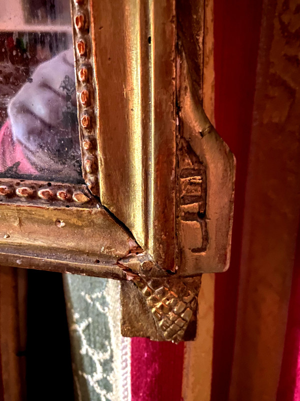 Incantevole specchio Luigi XVI in legno dorato con covone di grano e faretra , XVIII secolo