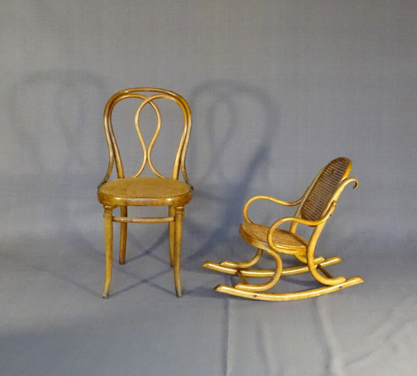 Sedia a dondolo THONET N°1 , bambino, tonalità naturale. Ca, 1910