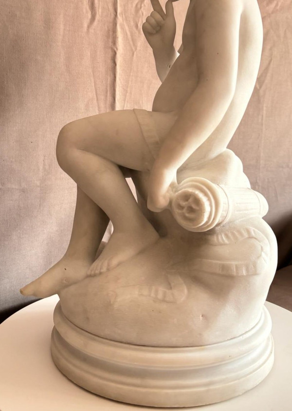 Statua in marmo di Cupido del XIX secolo, da Étienne Maurice Falconet (1716-1791)