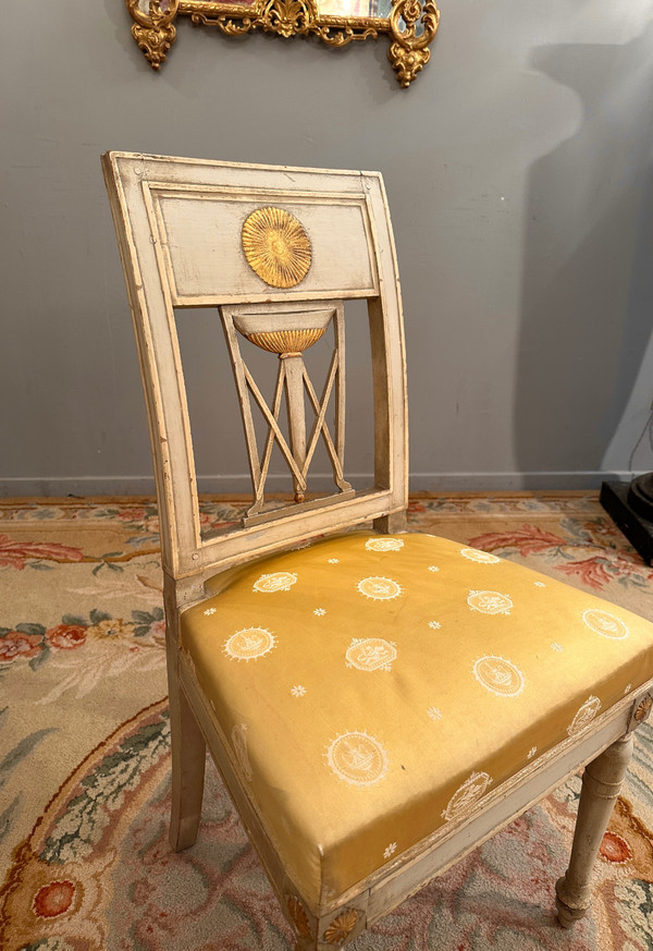 Paire De Chaises En Bois Laqué d'Epoque Directoire Vers 1795