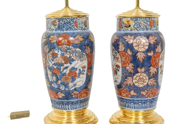 Paire de lampes en porcelaine Imari et bronze doré. Circa 1880.
