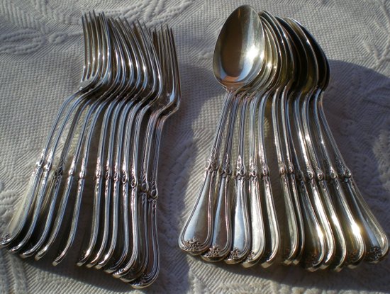 12 solid silver dessert cutlery