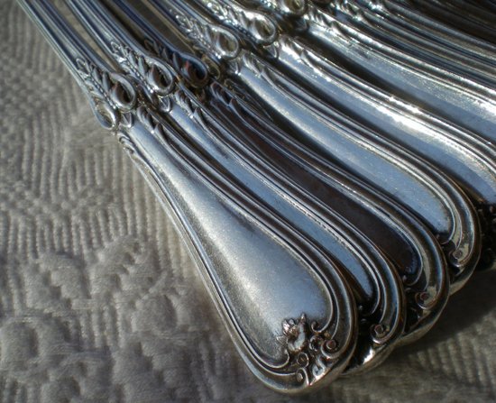 12 solid silver dessert cutlery
